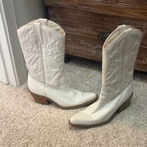 White Western Cowboy Boots